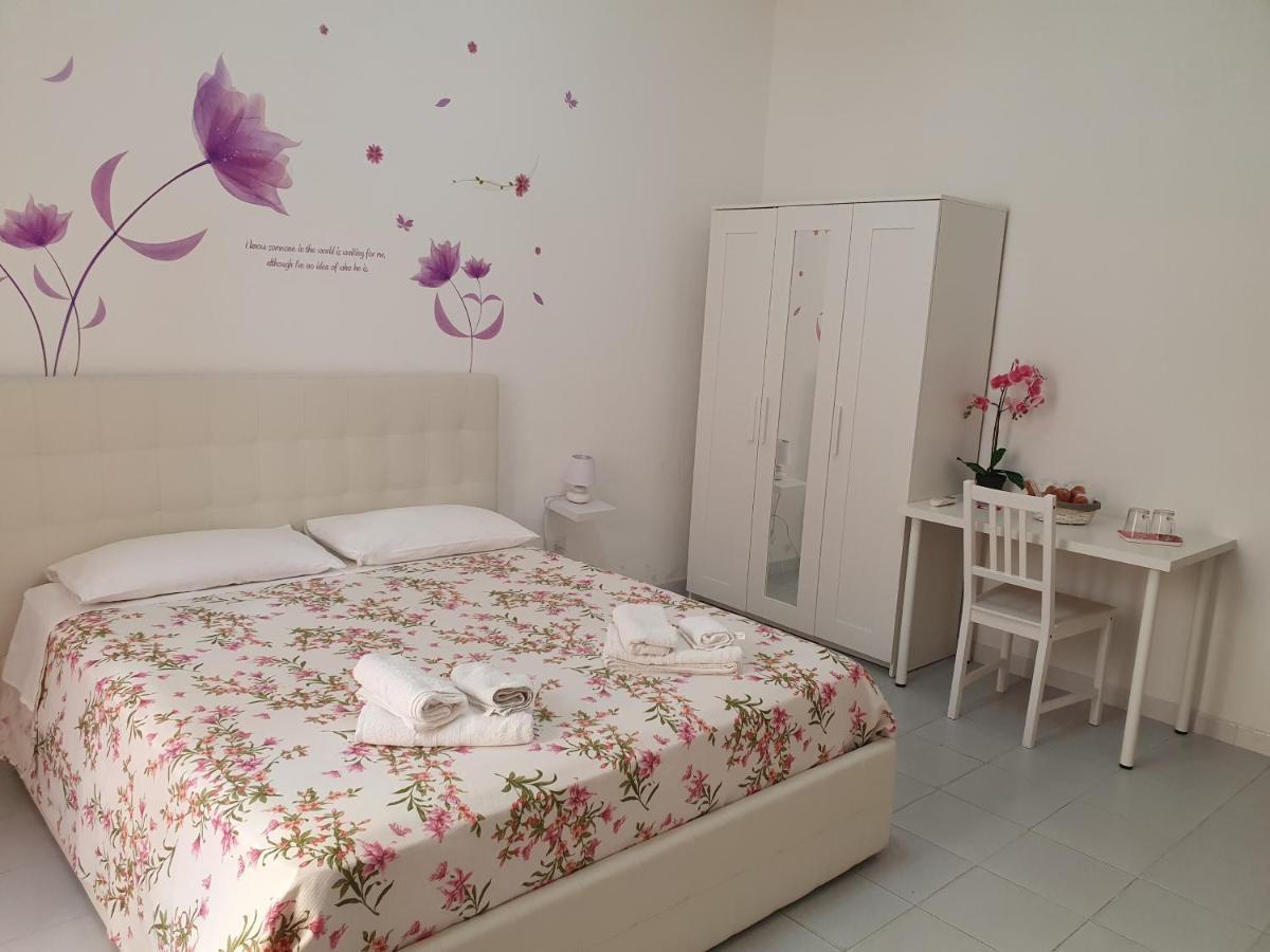 Le Tre Orchidee Bed and Breakfast Σαλέρνο Εξωτερικό φωτογραφία