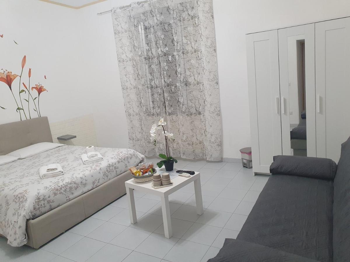 Le Tre Orchidee Bed and Breakfast Σαλέρνο Εξωτερικό φωτογραφία