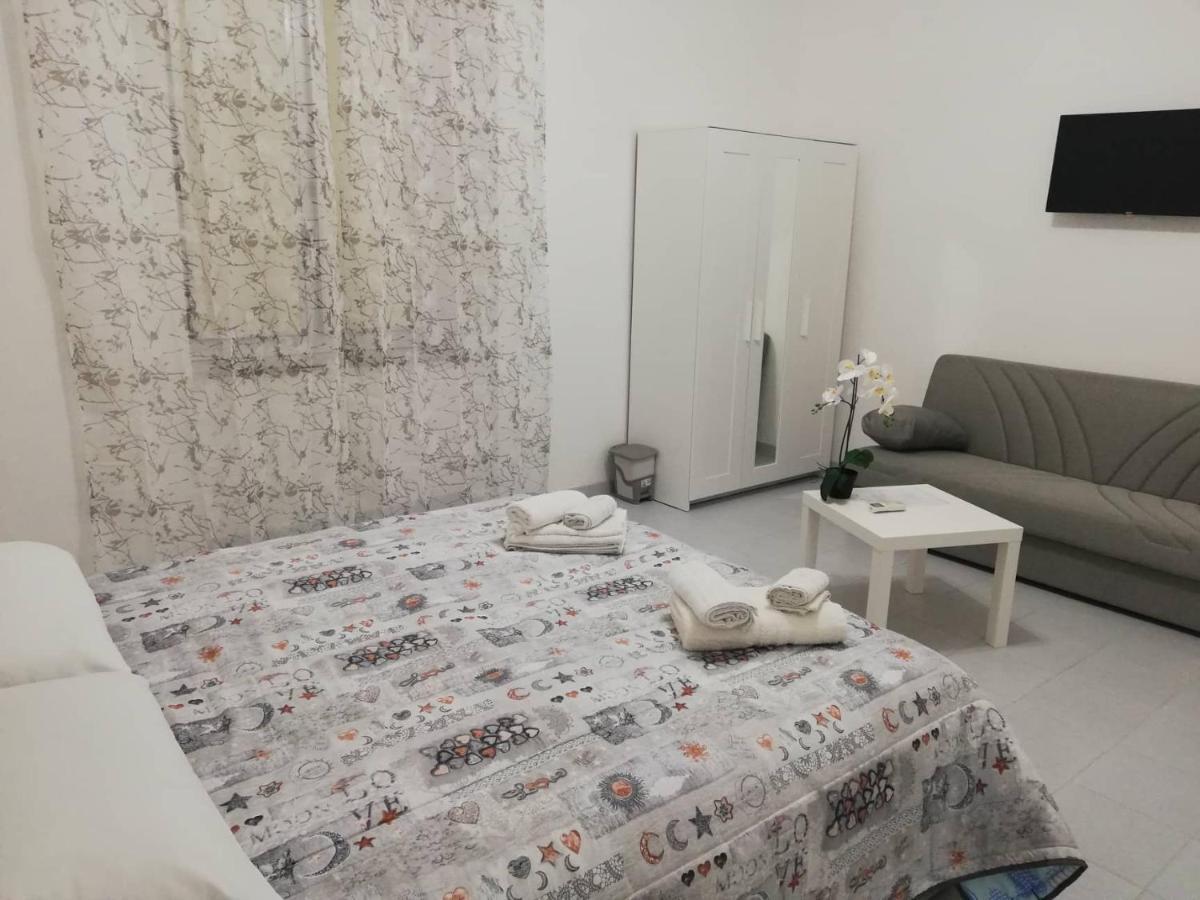 Le Tre Orchidee Bed and Breakfast Σαλέρνο Εξωτερικό φωτογραφία