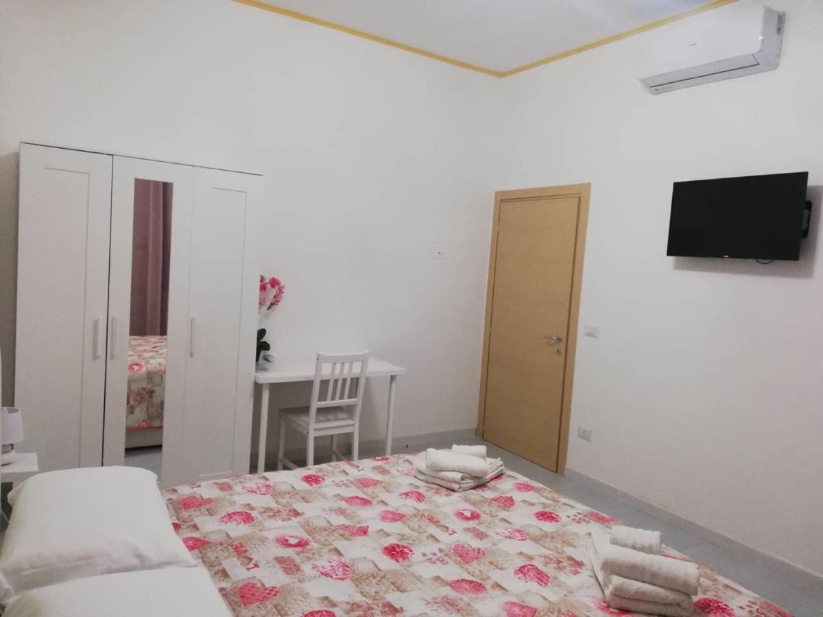 Le Tre Orchidee Bed and Breakfast Σαλέρνο Εξωτερικό φωτογραφία