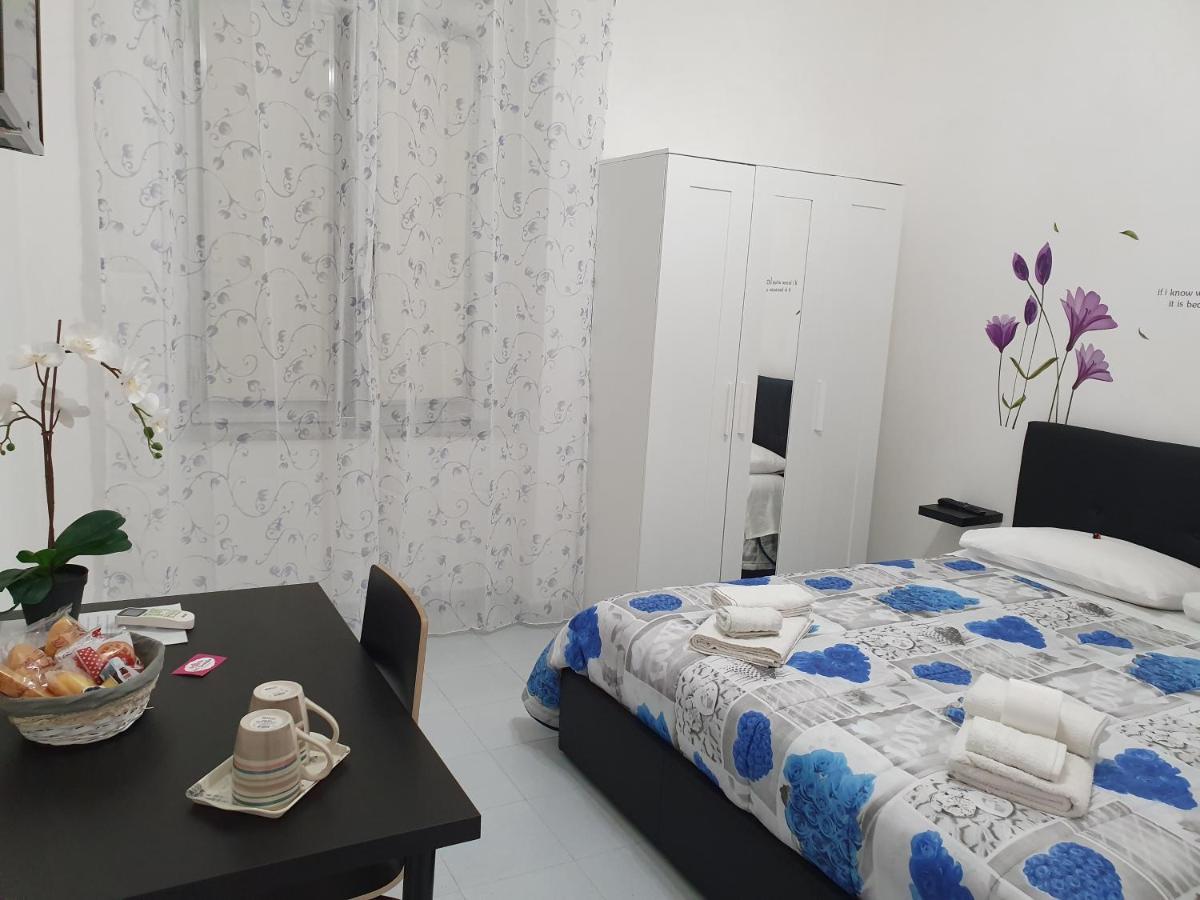 Le Tre Orchidee Bed and Breakfast Σαλέρνο Εξωτερικό φωτογραφία
