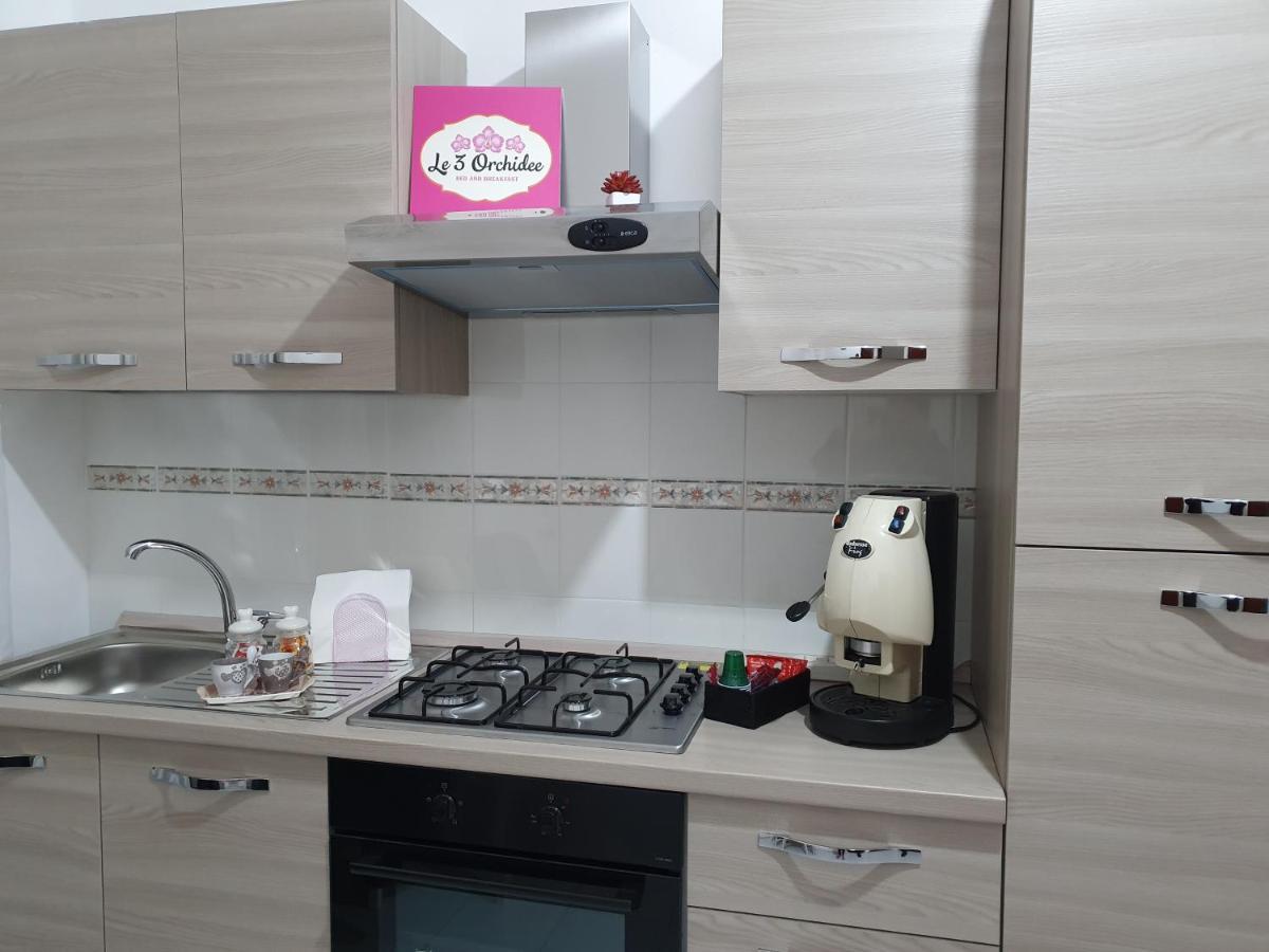 Le Tre Orchidee Bed and Breakfast Σαλέρνο Εξωτερικό φωτογραφία