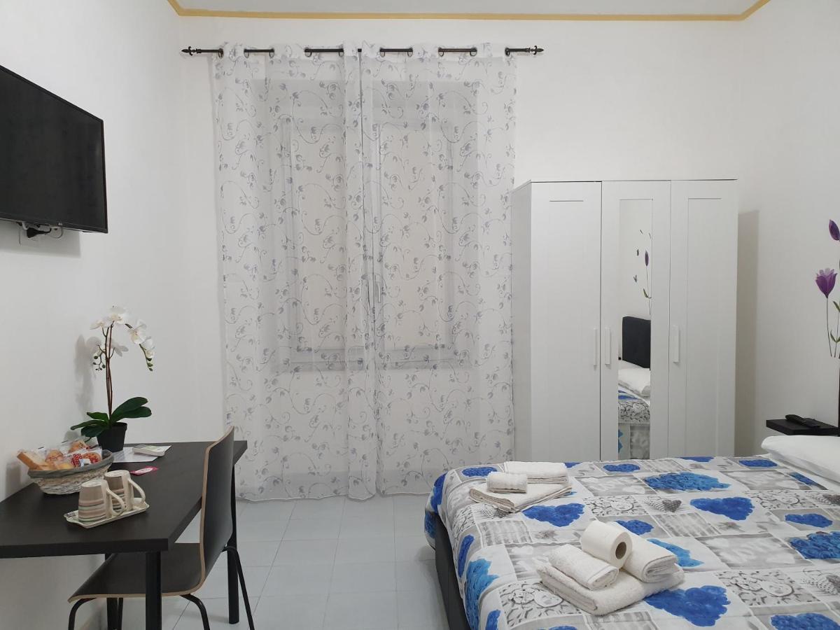 Le Tre Orchidee Bed and Breakfast Σαλέρνο Εξωτερικό φωτογραφία